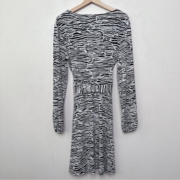 H&M Womens Medium Knee Length Zebra Print Belted Wrap Dress - Picture 11 of 11